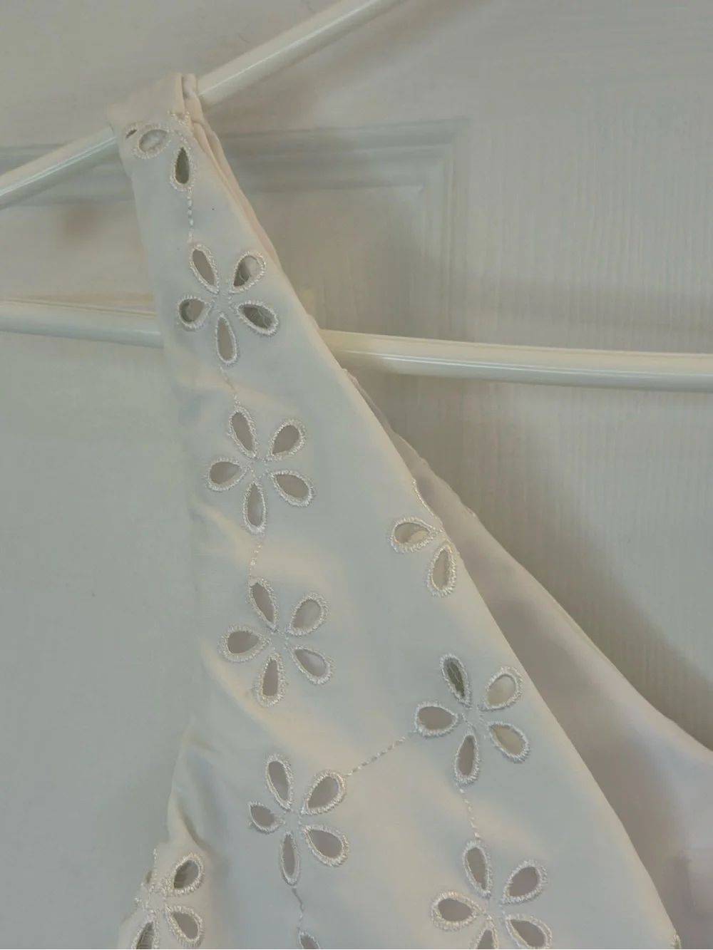 Beach Riot Dallas Top White Magnolia Eyelet Swim Bikini Top size medium